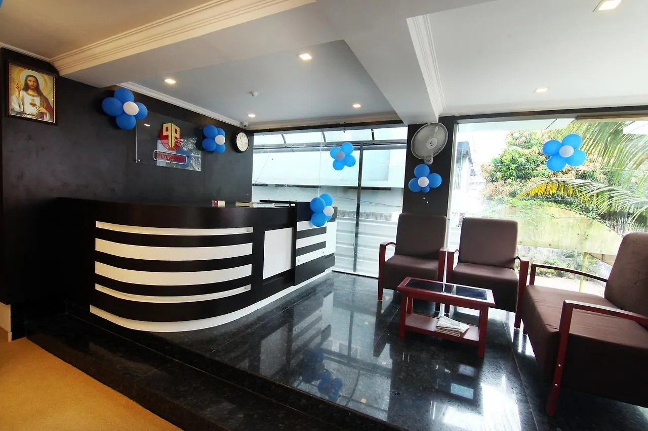 Oyo 18604 Puthens Capitol Inn Kochi 인도