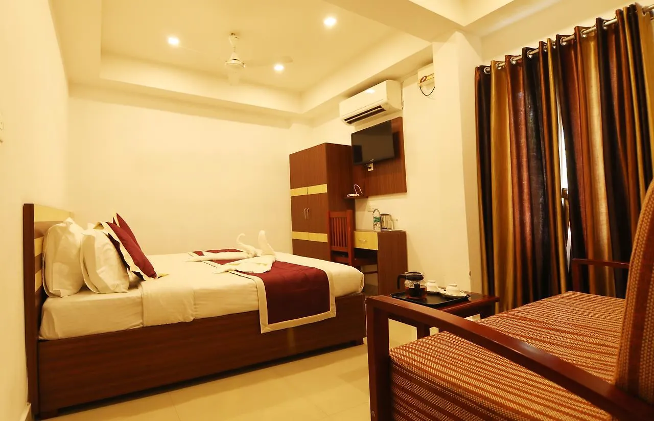 Oyo 18604 Puthens Capitol Inn Kochi