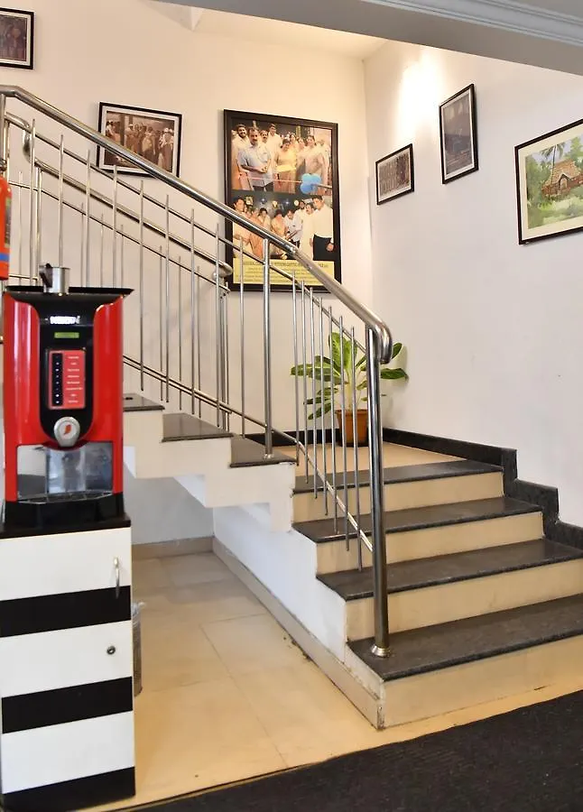 Oyo 18604 Puthens Capitol Inn Kochi 인도