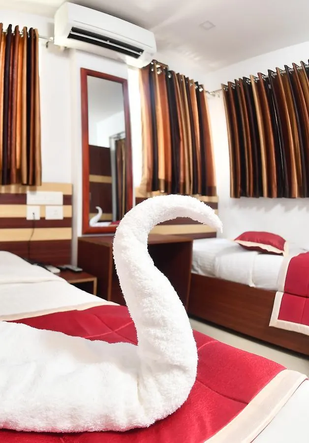 Oyo 18604 Puthens Capitol Inn Kochi
