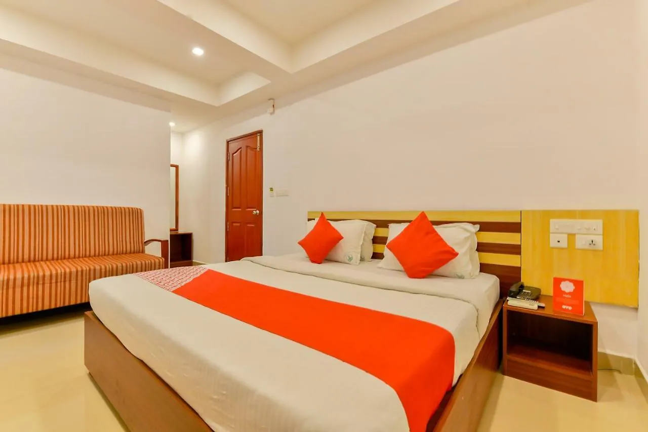 Oyo 18604 Puthens Capitol Inn Kochi 호텔